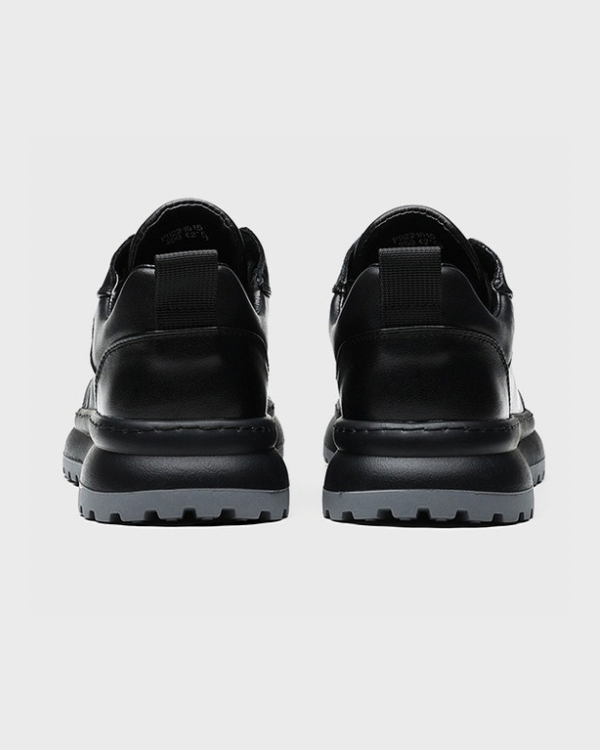 Oslo Stealth Runner