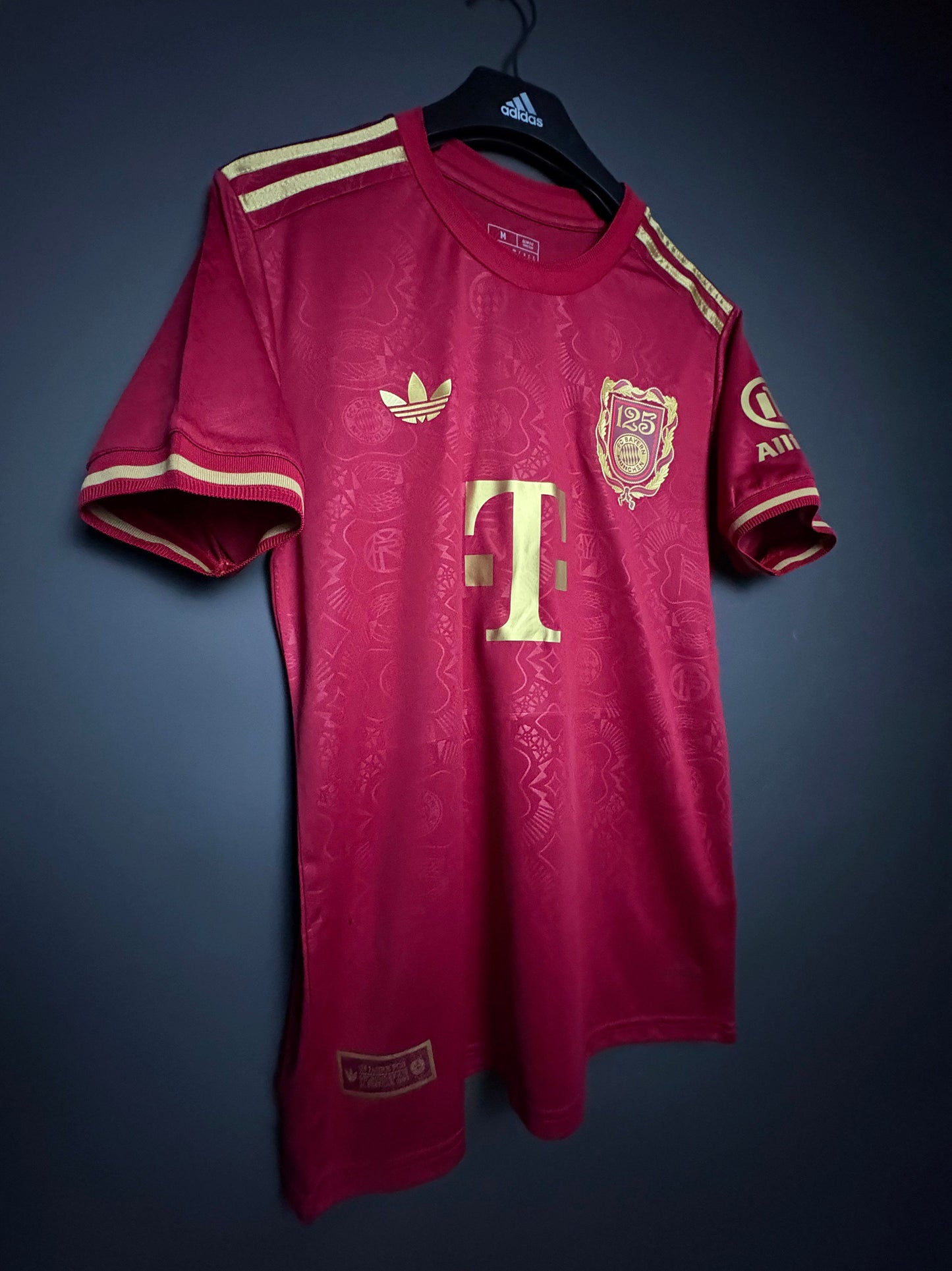 Bayern Münchens 125-årsjubileumströja